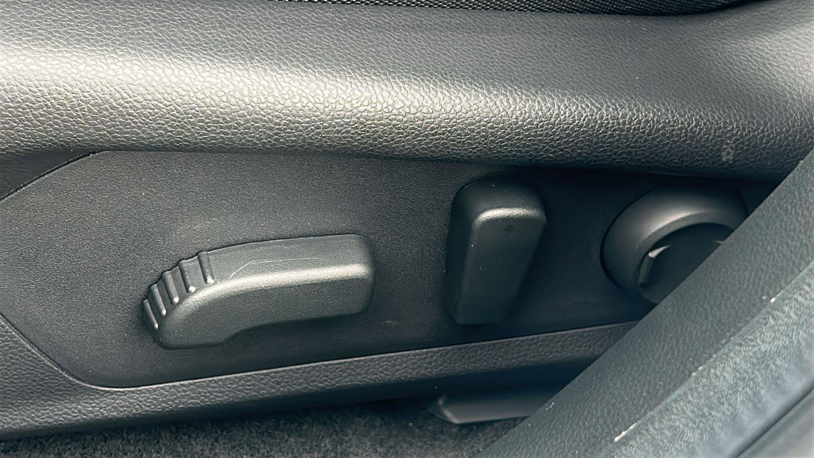 Certified 2025 Subaru Crosstrek 2.5i Wilderness AWD/4WD image 32