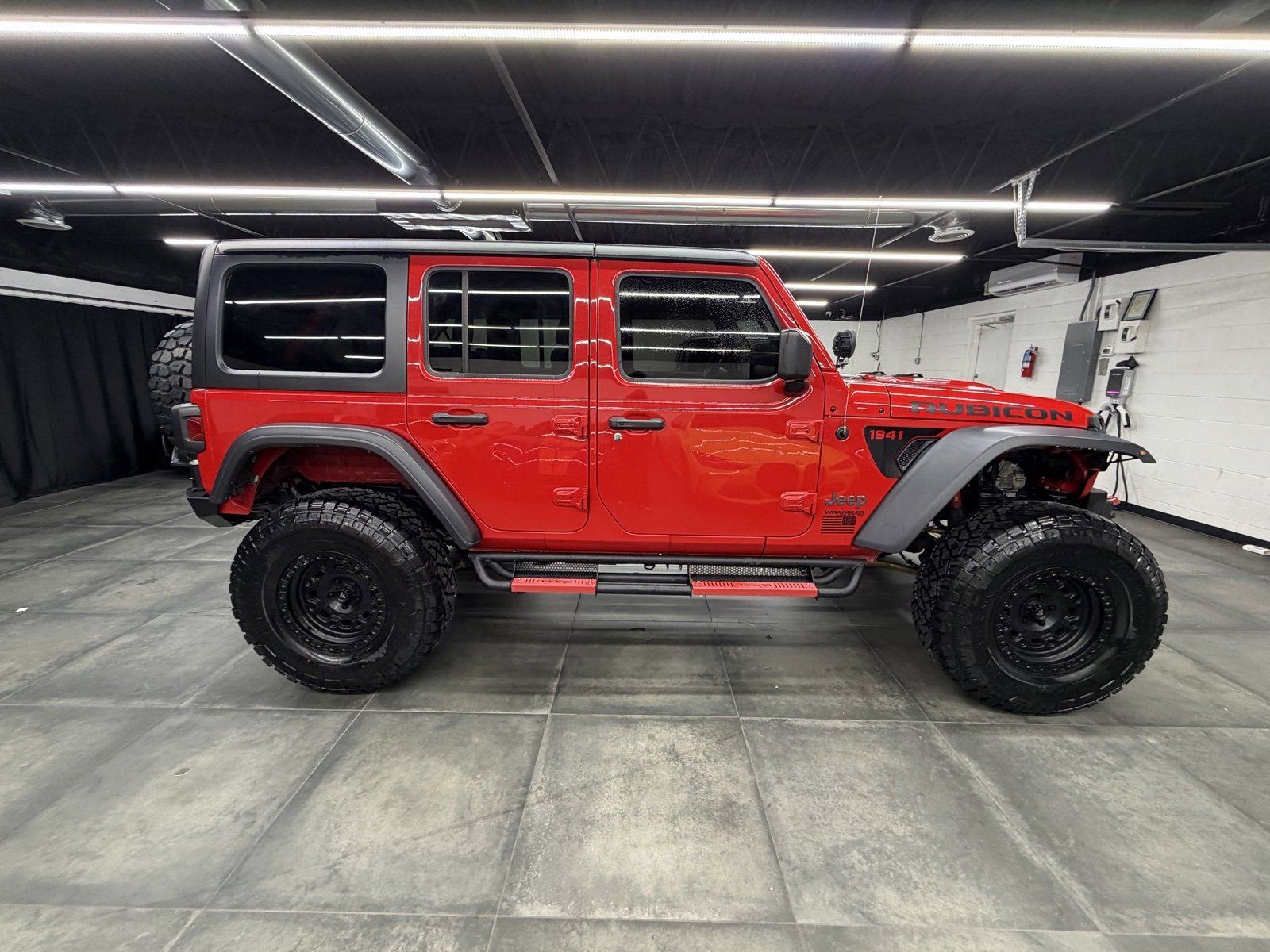 Used 2021 Jeep Wrangler Unlimited Rubicon w/ Cold Weather Group image 8