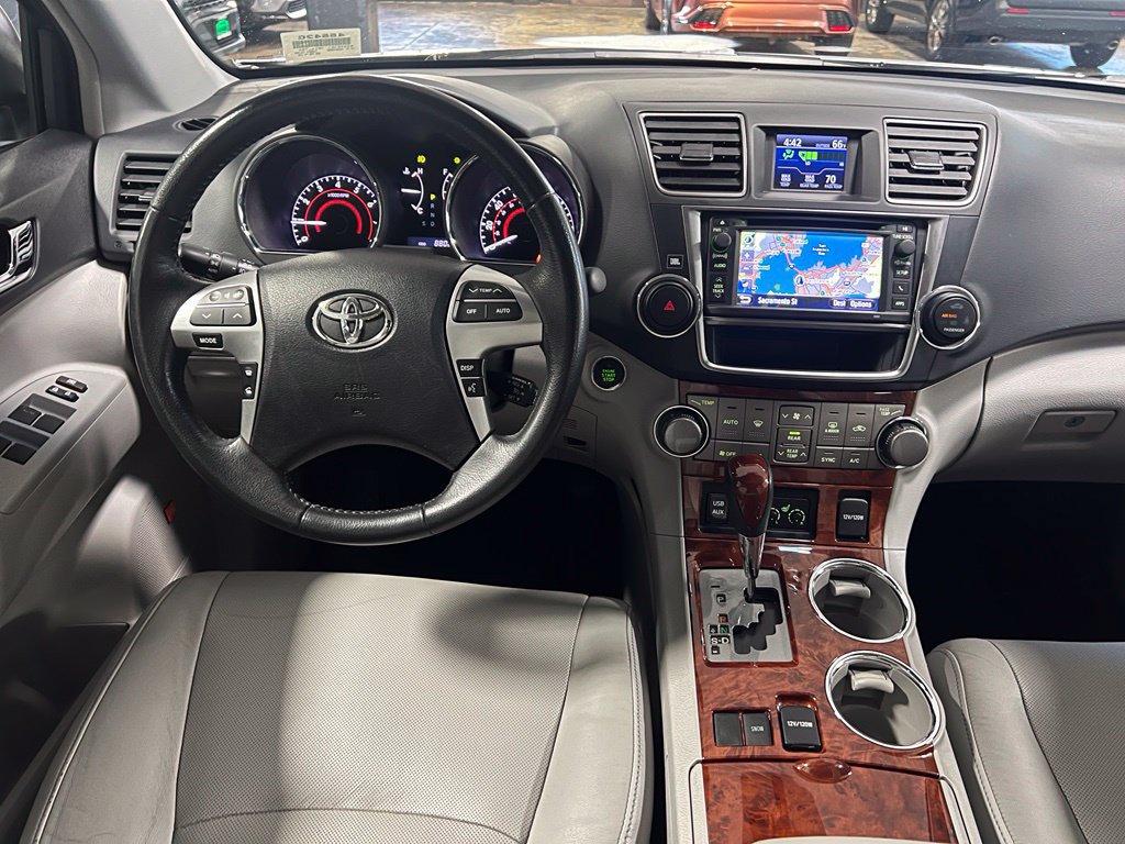 Used 2013 Toyota Highlander Limited FWD image 36