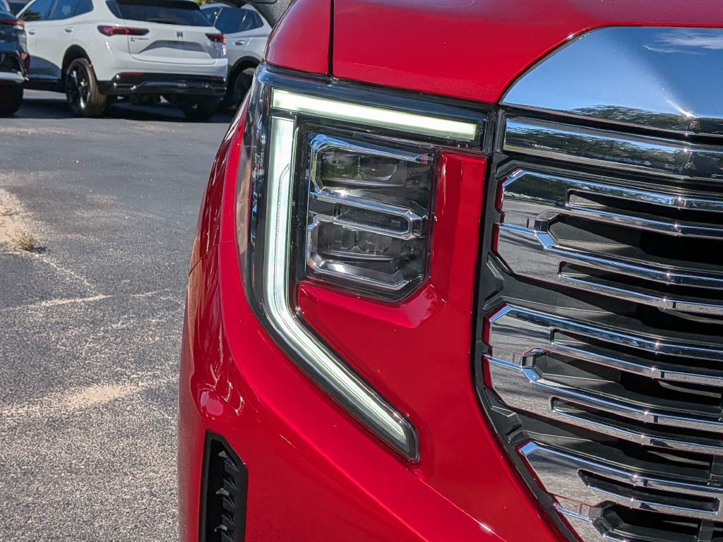Used 2024 GMC Sierra 1500 Denali w/ Denali Reserve Package AWD/4WD image 9