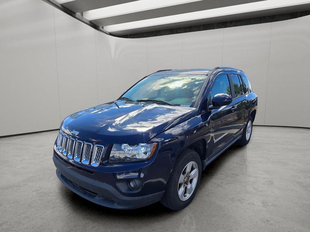 Used 2017 Jeep Compass Latitude FWD image 1