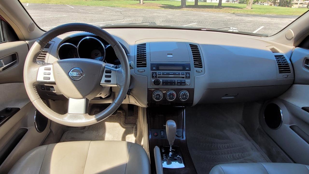 Used 2005 Nissan Altima 3.5 SL FWD image 19