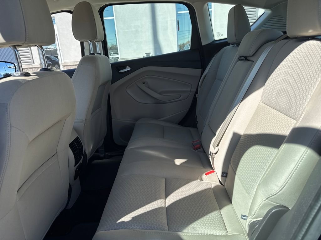 Used 2017 Ford C-MAX Energi SE w/ Equipment Group 401A image 17