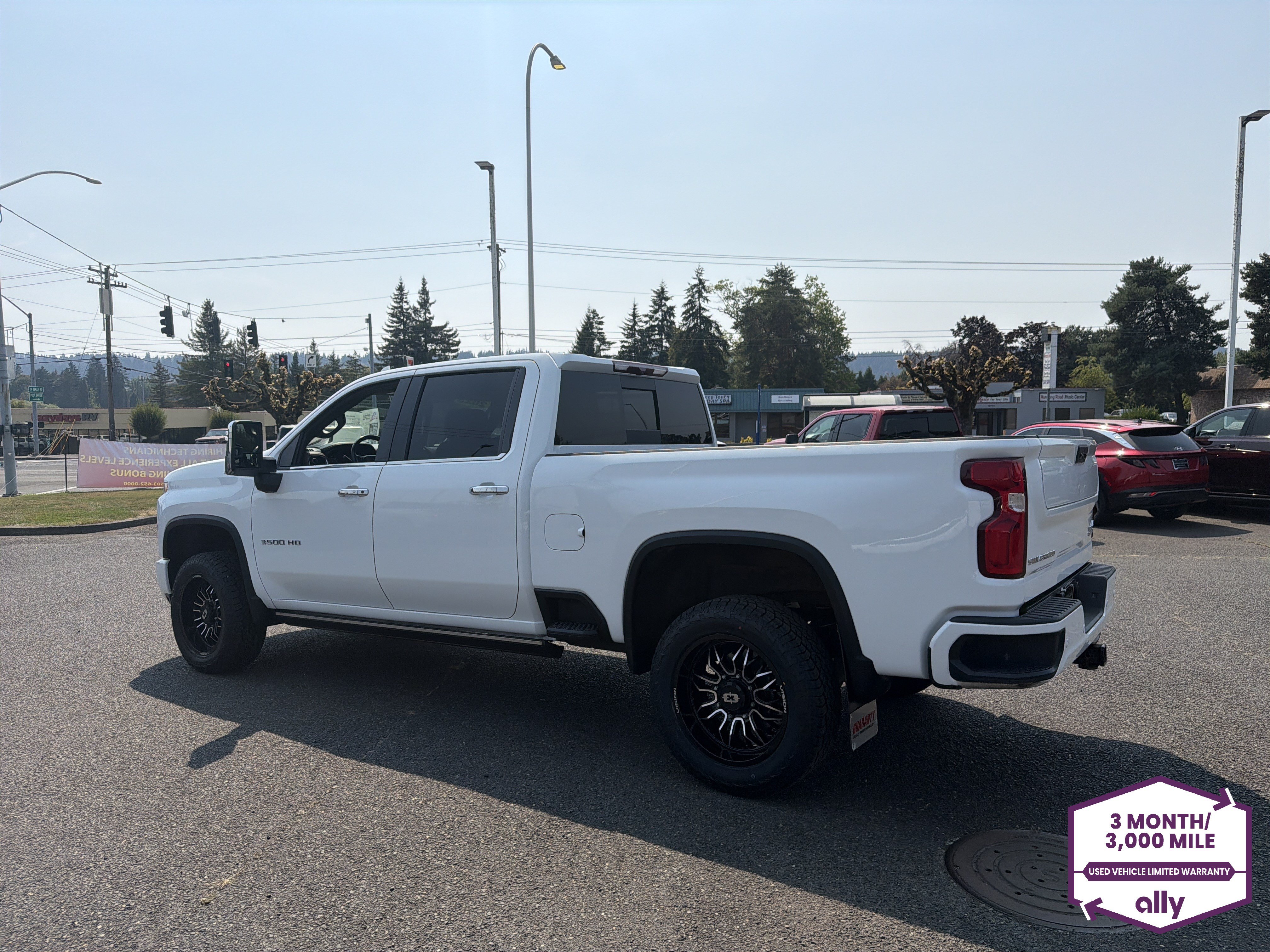 Used 2022 Chevrolet Silverado 3500 High Country w/ Safety Package II AWD/4WD image 3