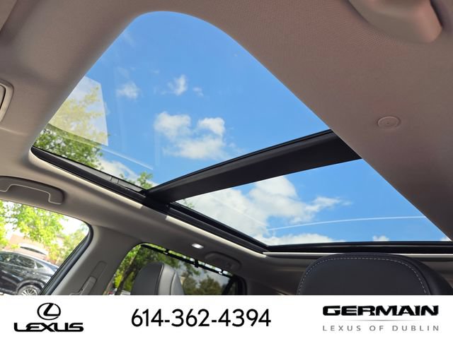 Used 2025 Honda Pilot Touring image 13