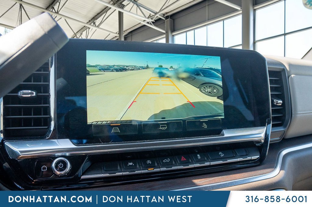 Used 2022 GMC Sierra 1500 SLT AWD/4WD image 8