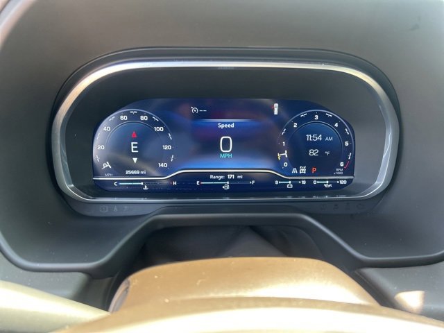 Used 2023 Chevrolet Suburban Z71 w/ Luxury Package image 21