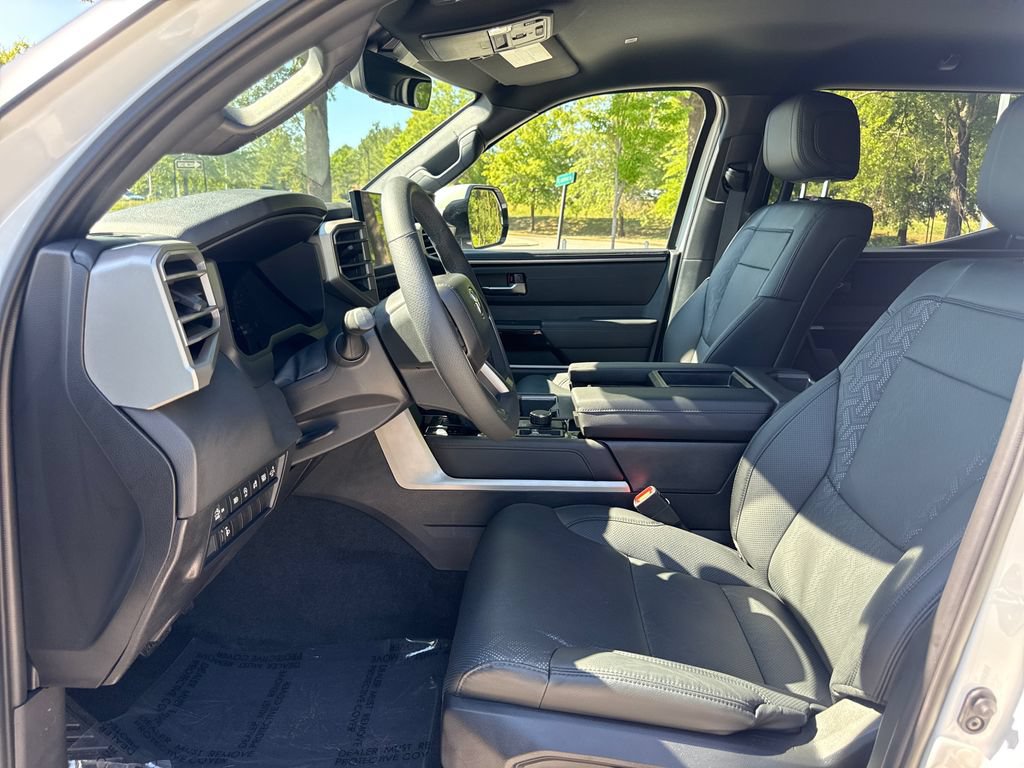 Used 2025 Toyota Tundra Limited AWD/4WD image 12