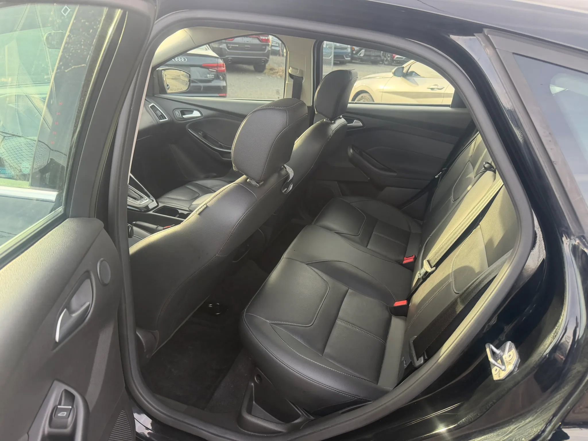 Used 2017 Ford Focus Titanium image 30