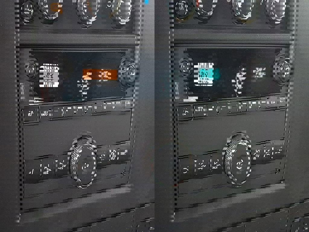 New 2025 Chevrolet Express 3500 w/ Driver Convenience Package image 12