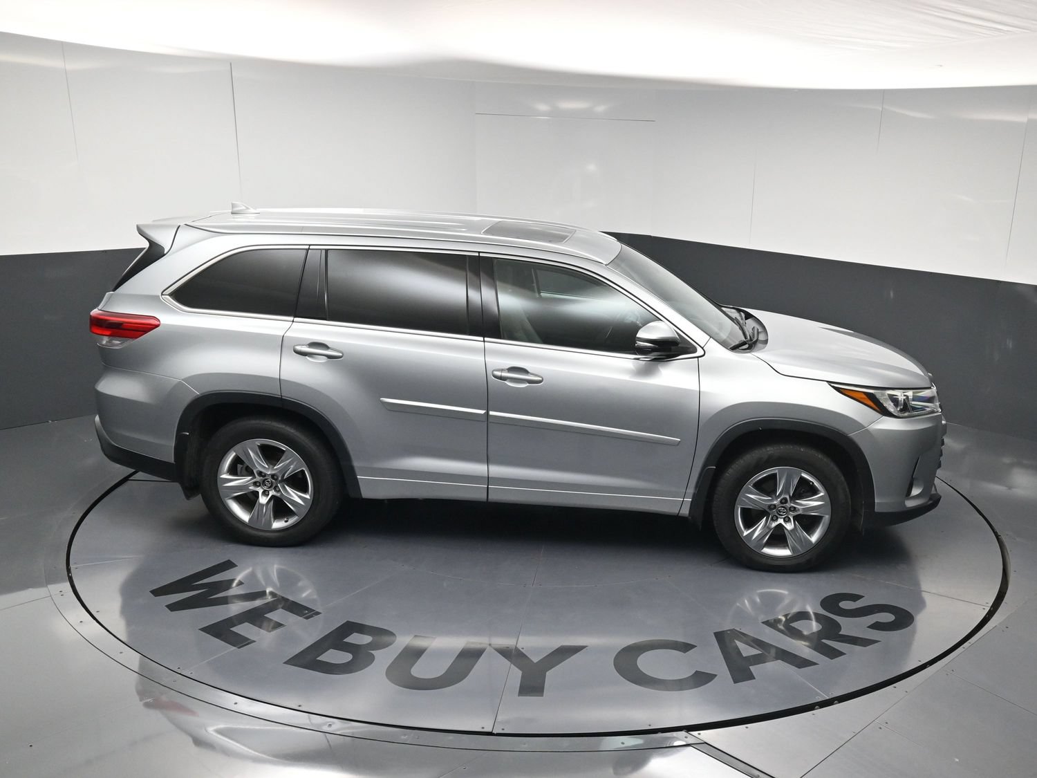 Used 2017 Toyota Highlander Limited w/ Protection Package #3 AWD/4WD image 34
