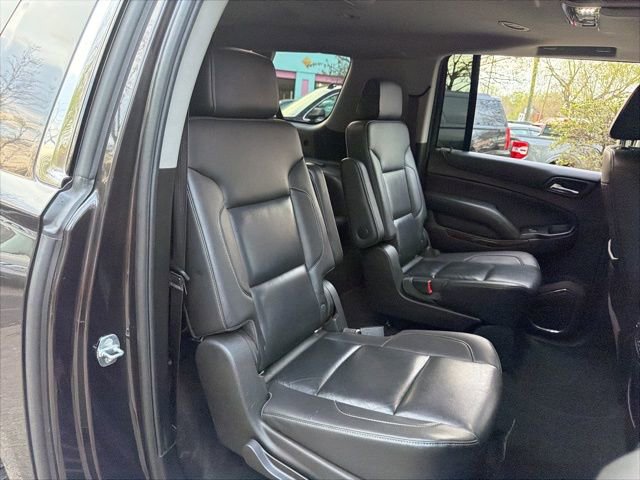 Used 2018 Chevrolet Suburban LT w/ LT Signature Package AWD/4WD image 11