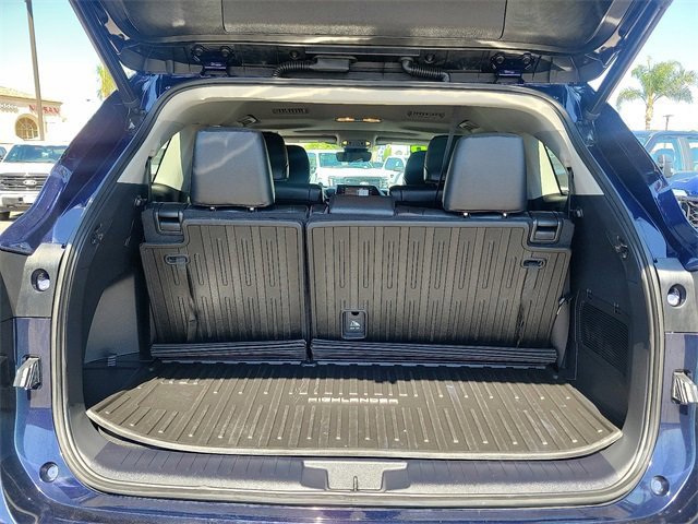 Used 2022 Toyota Highlander XLE image 28