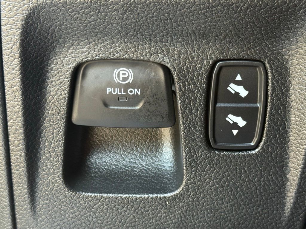 Certified 2025 RAM 1500 Limited image 30