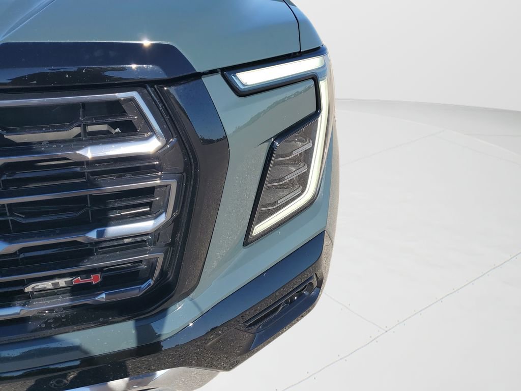 Used 2025 GMC Yukon AT4 w/ AT4 Premium Package image 9