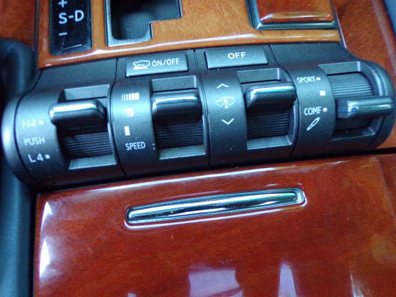 Used 2009 Lexus LX 570 4WD image 38