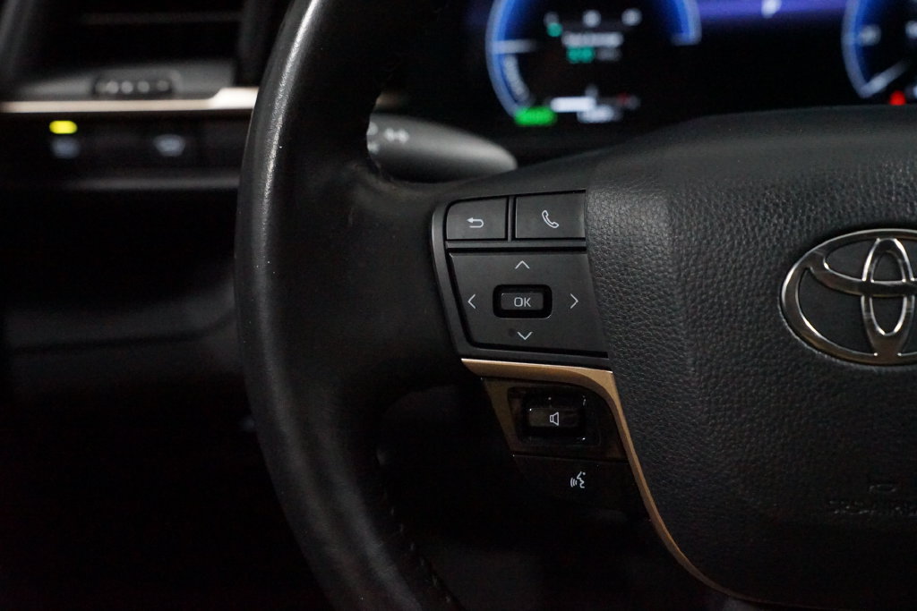 Certified 2023 Toyota Crown AWD/4WD image 14