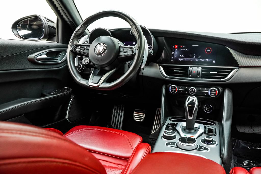 Used 2022 Alfa Romeo Giulia Veloce RWD image 23