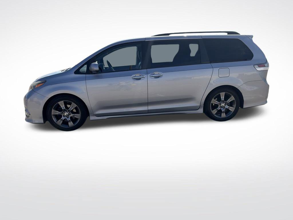 Used 2015 Toyota Sienna SE Premium FWD image 2