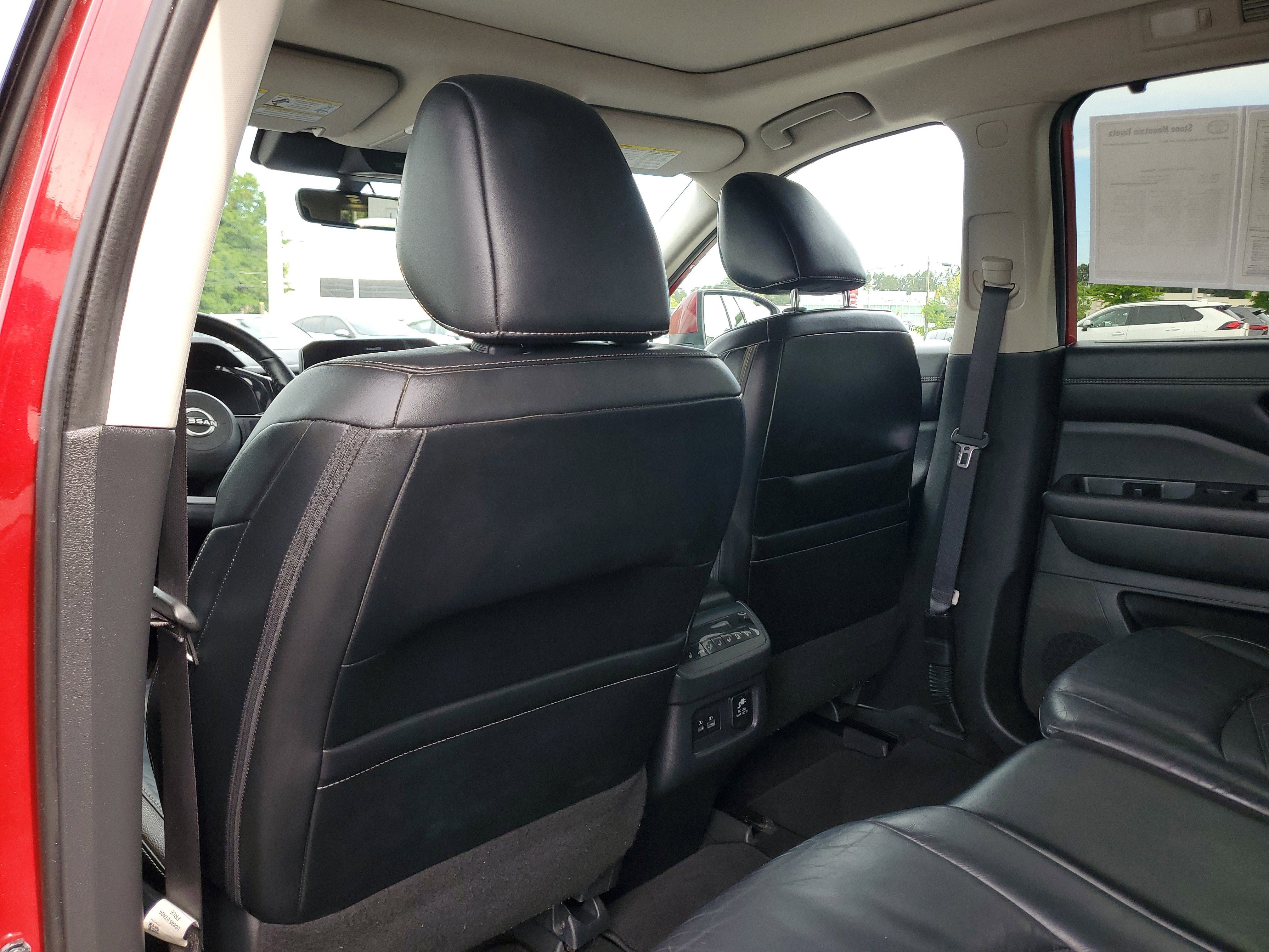 Used 2023 Nissan Pathfinder Platinum w/ Cargo Package AWD/4WD image 12