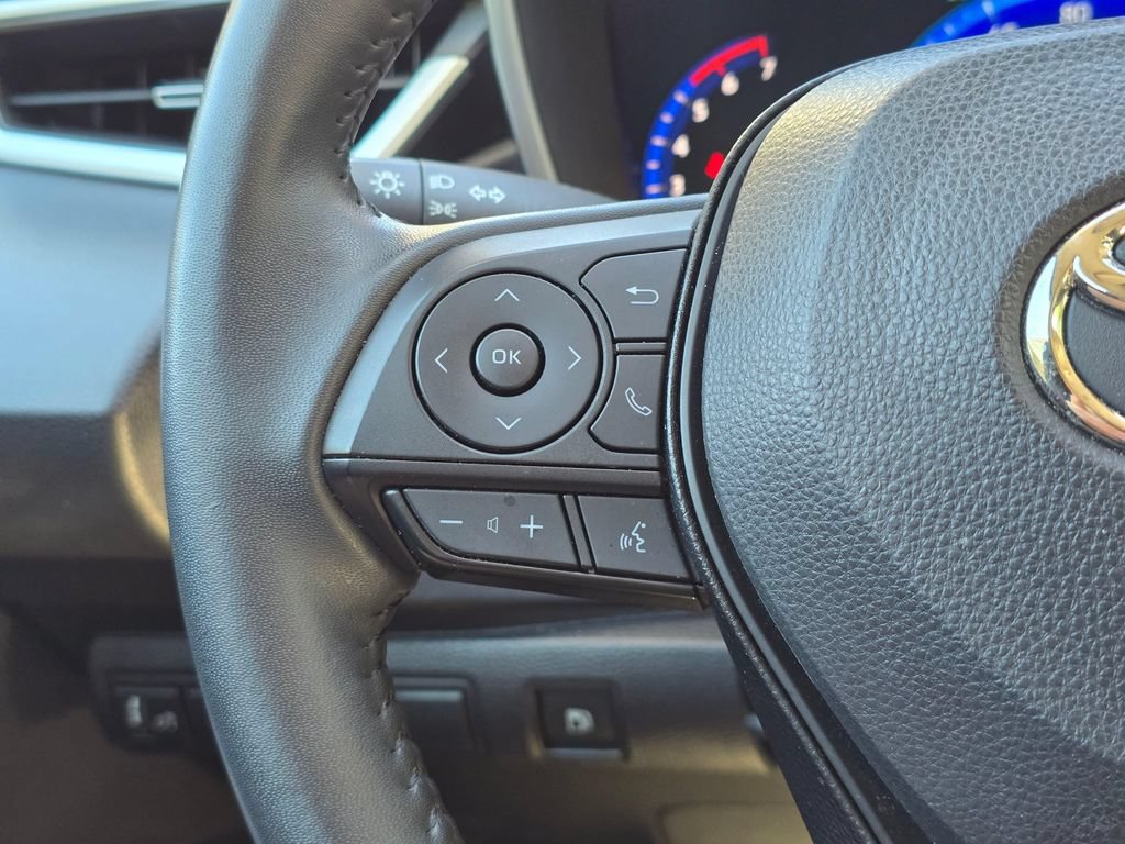 Used 2022 Toyota Corolla LE w/ Premium Interior Package FWD image 17