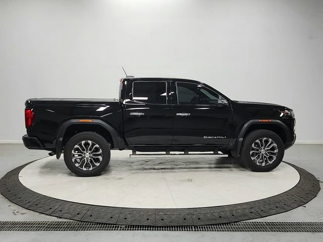 Used 2025 GMC Canyon Denali AWD/4WD image 8