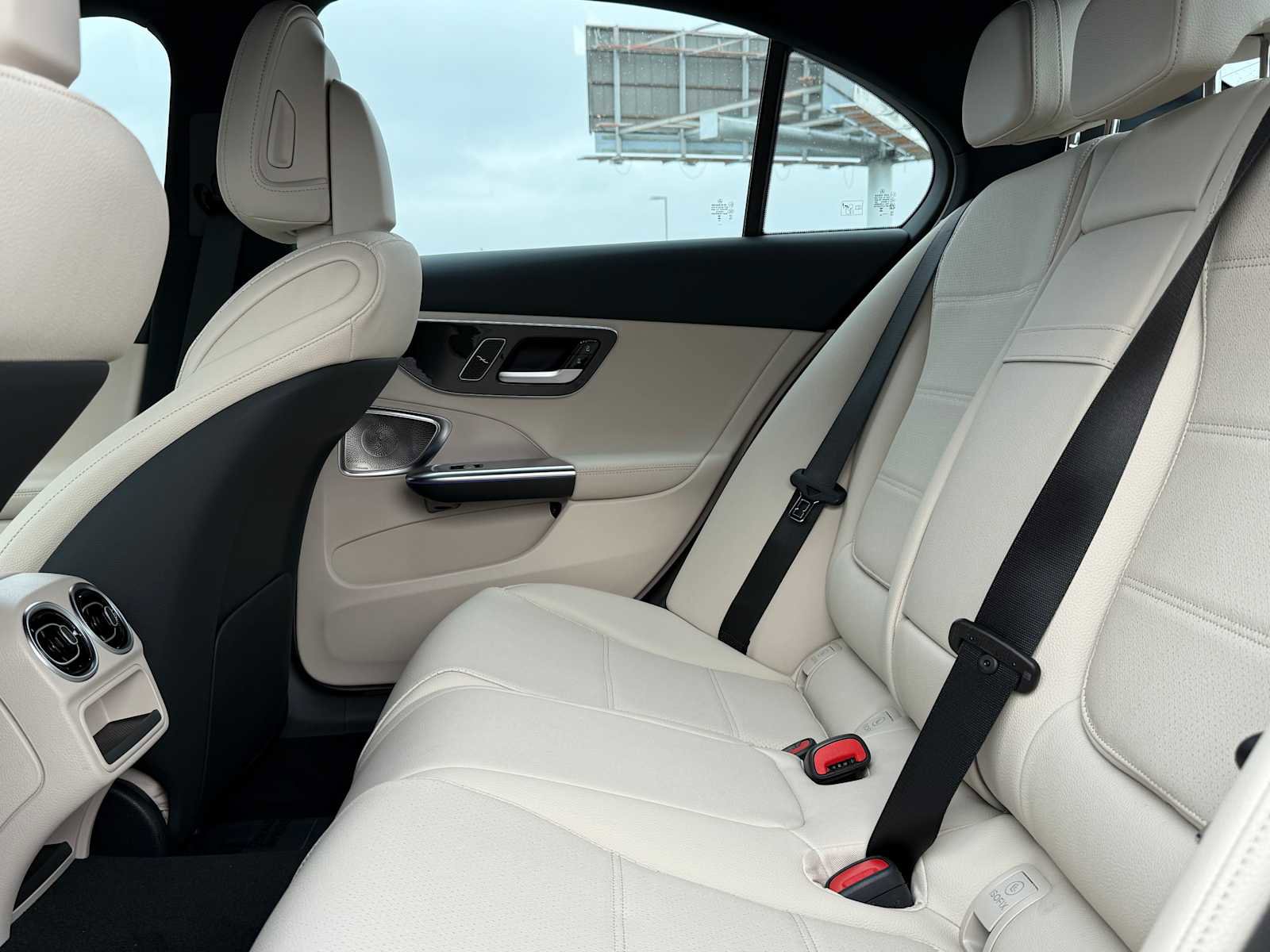 Used 2025 Mercedes-Benz C 300 4MATIC Sedan image 15