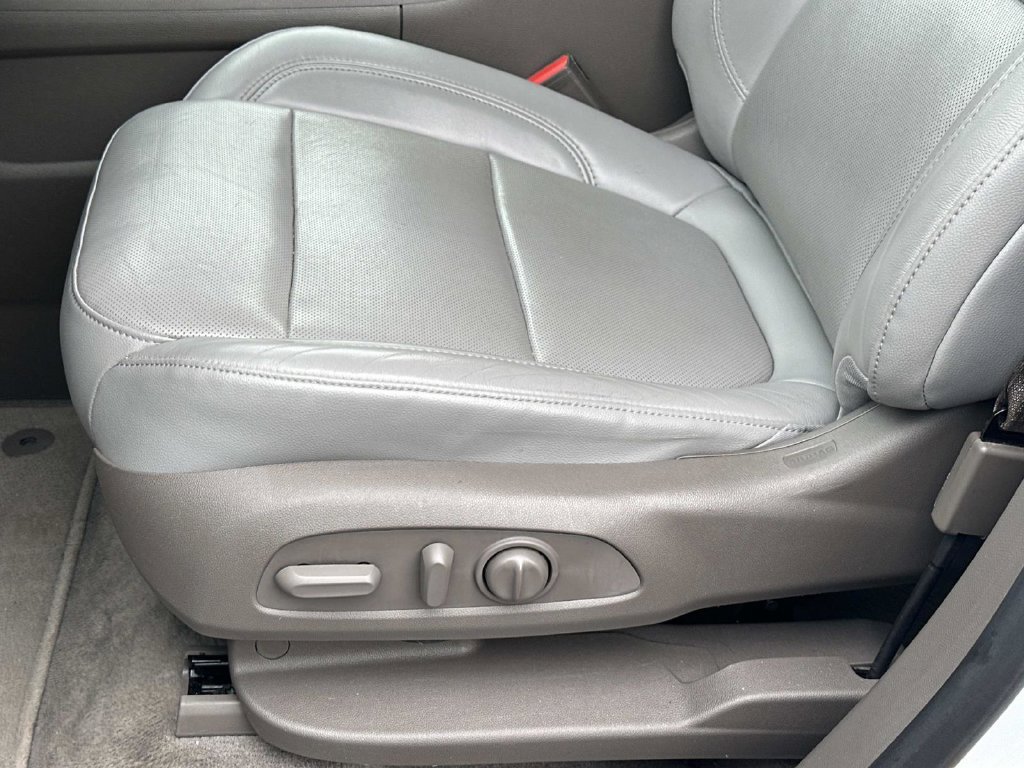Used 2021 Chevrolet Traverse Premier FWD image 18