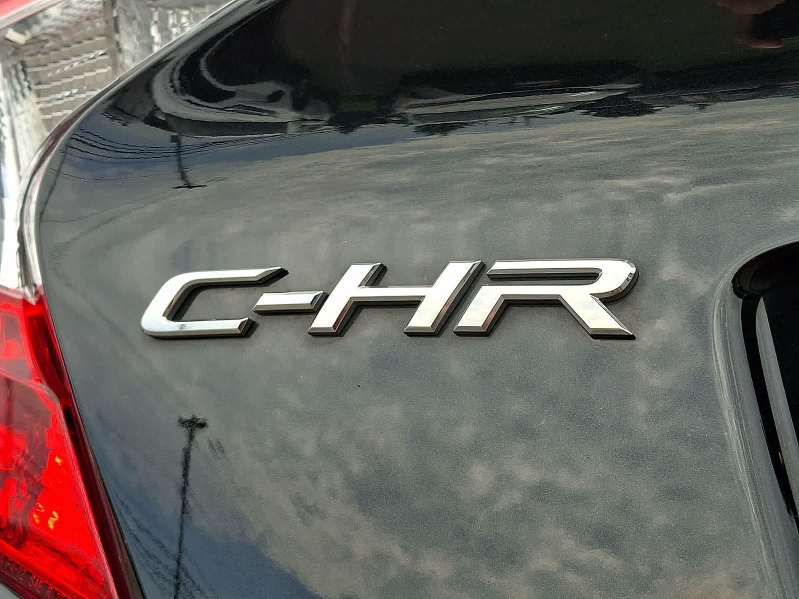 Used 2020 Toyota C-HR XLE FWD image 32