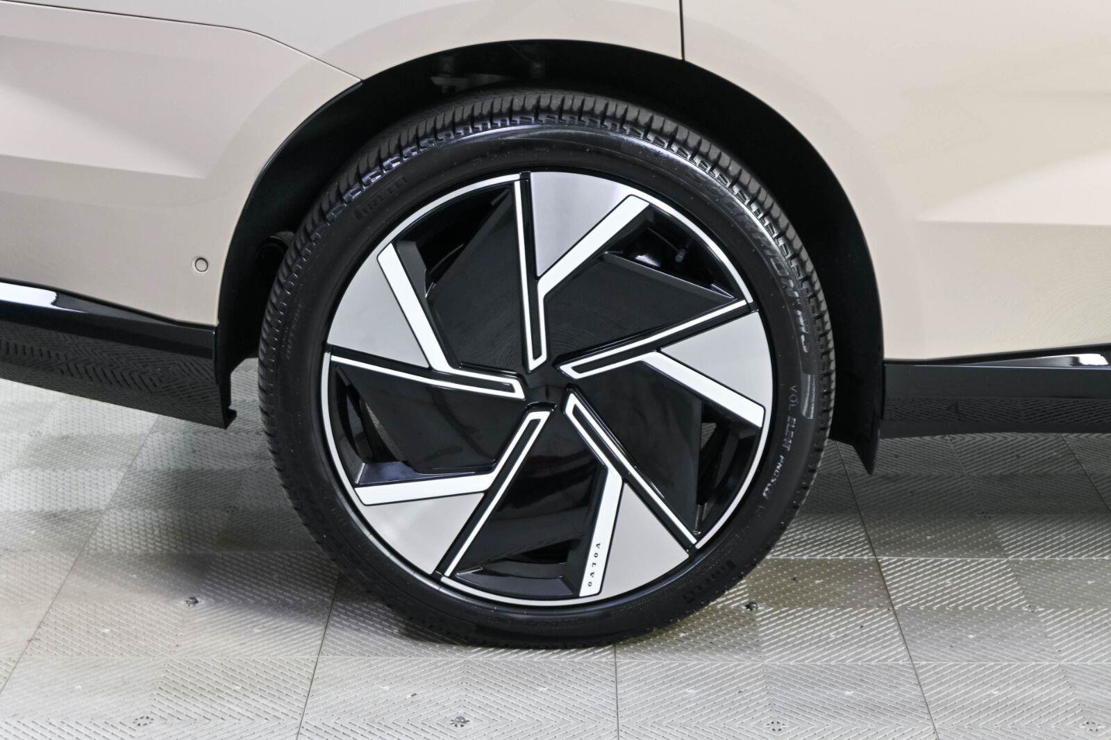 Certified 2026 Volvo EX90 Ultra AWD/4WD image 41