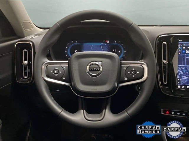 Used 2025 Volvo XC40 B5 Plus image 11