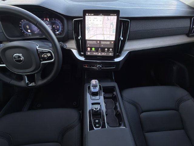 Used 2025 Volvo XC90 B6 Plus AWD/4WD image 17