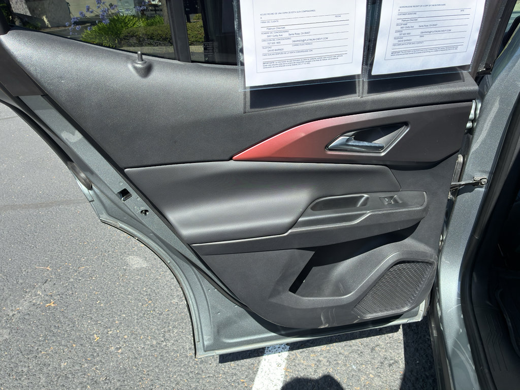 Used 2024 Chevrolet Equinox EV RS FWD image 36