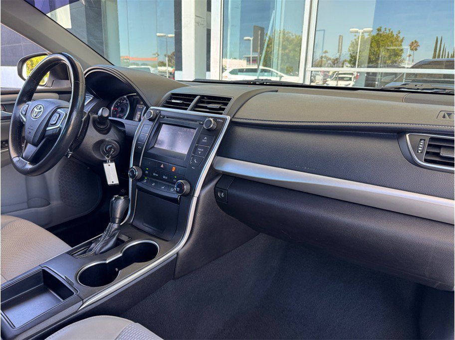 Used 2016 Toyota Camry SE w/ Protection Package (Q2) FWD image 21