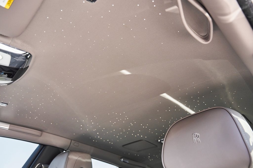Used 2025 Rolls-Royce Phantom image 54