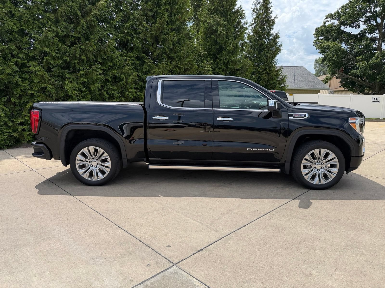 Used 2022 GMC Sierra 1500 Denali w/ Denali Premium Package AWD/4WD image 32