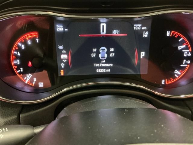 Used 2017 Dodge Durango R/T w/ Technology Group AWD/4WD image 31