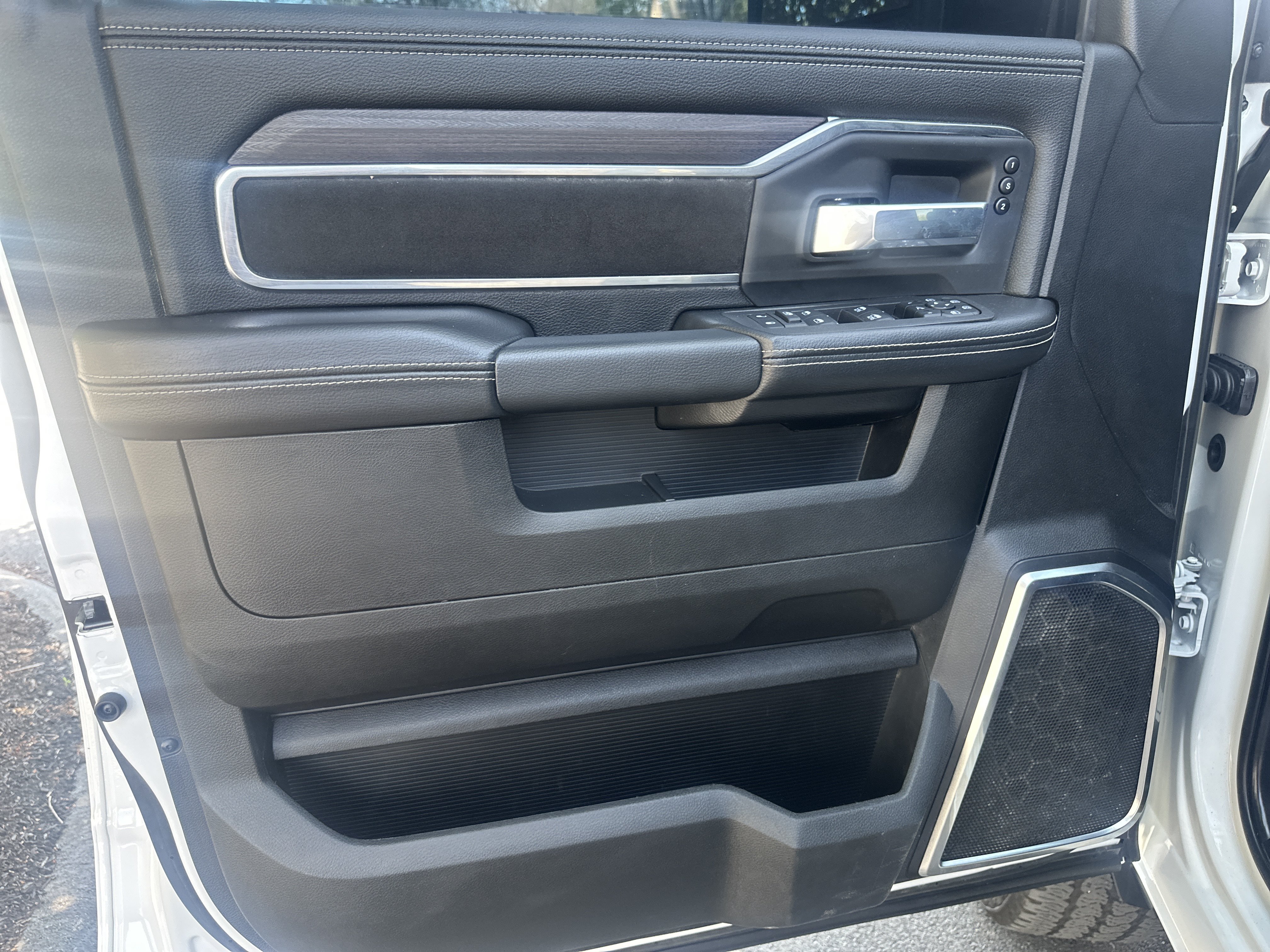 Used 2026 RAM 2500 Laramie AWD/4WD image 16