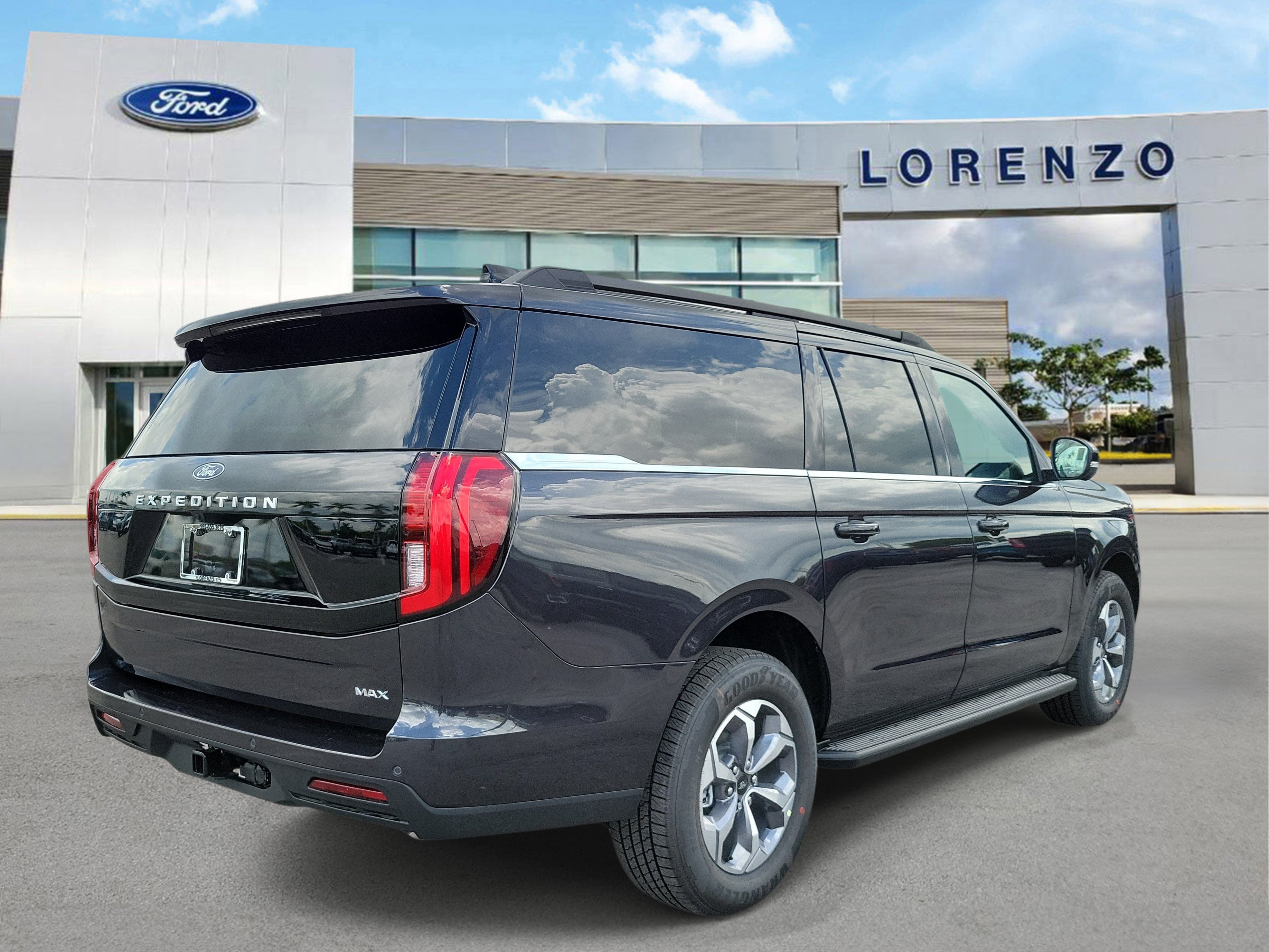 New 2027 Ford Expedition Max Active RWD image 4