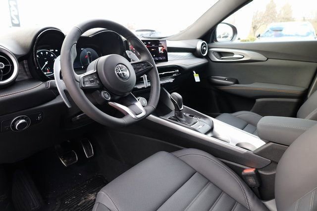 New 2025 Alfa Romeo Tonale Veloce w/ Premium Package image 10