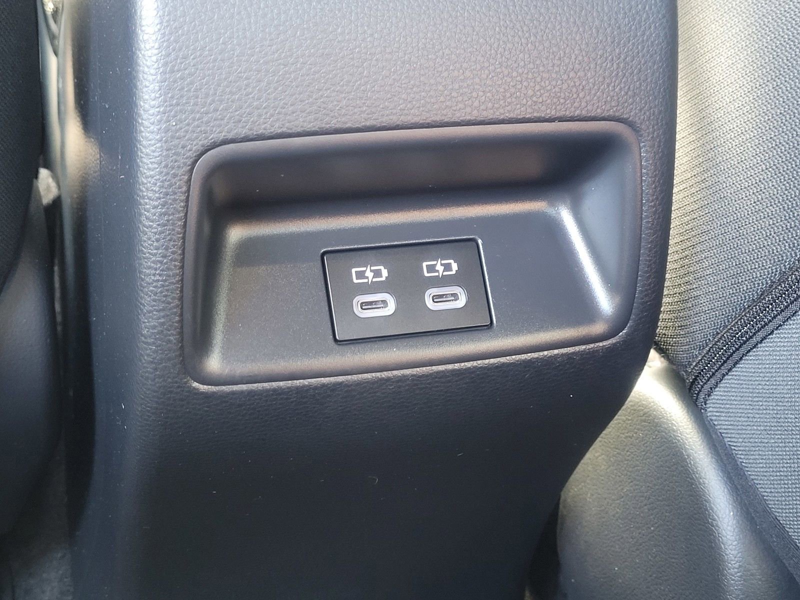 Used 2024 Toyota Corolla SE w/ SE Package image 15