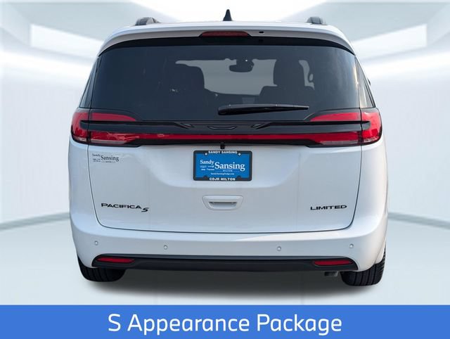 New 2027 Chrysler Pacifica Limited w/ S Appearance Package FWD image 5