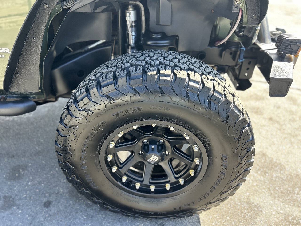 Used 2008 Jeep Wrangler Unlimited Rubicon w/ Dual Top Group AWD/4WD image 8