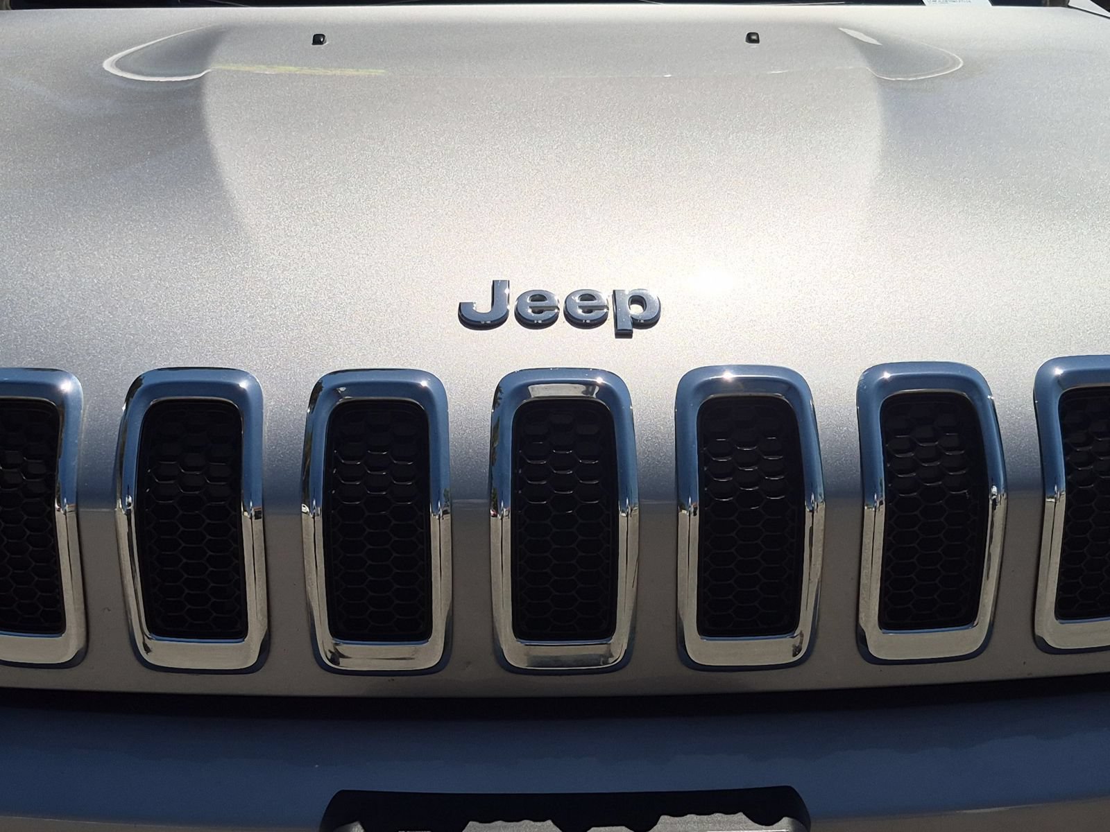 Used 2016 Jeep Cherokee Latitude w/ Comfort/Convenience Group FWD image 9