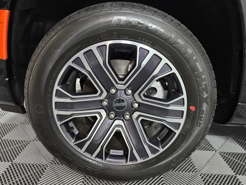 New 2025 Jeep Wagoneer 4WD w/ HD Trailer Tow Package image 10