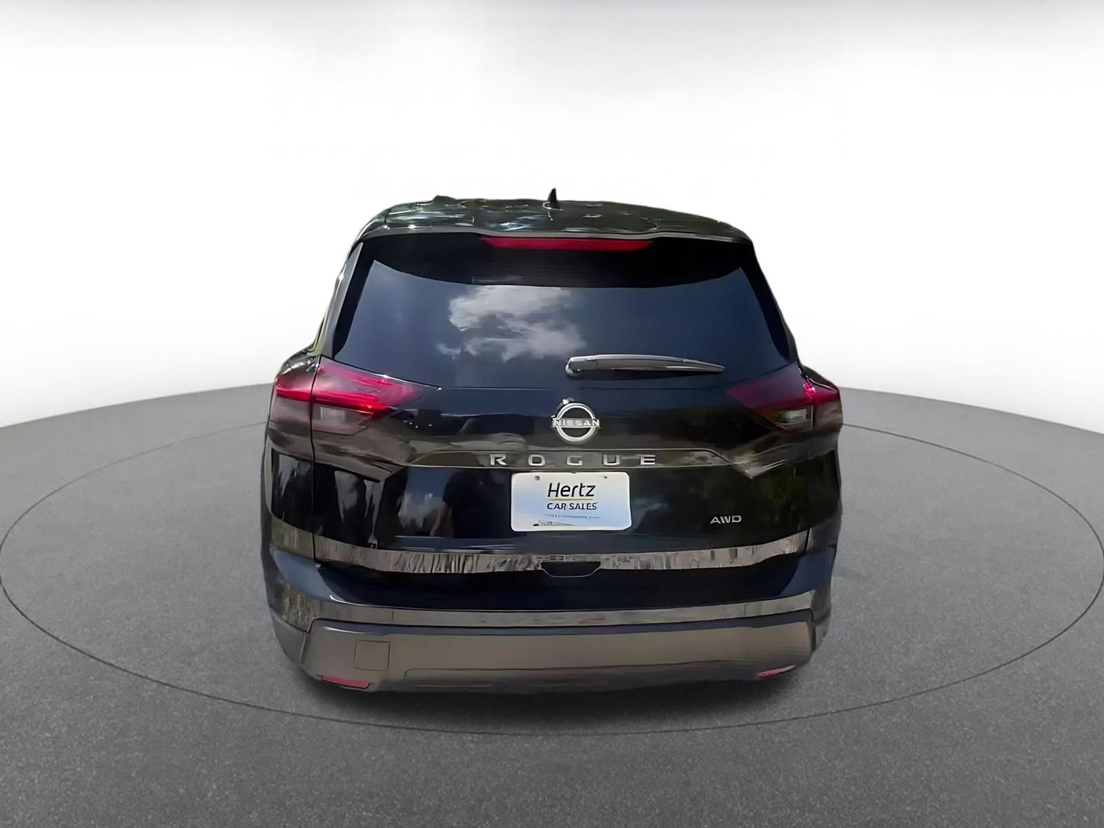 Used 2025 Nissan Rogue SV AWD/4WD image 12