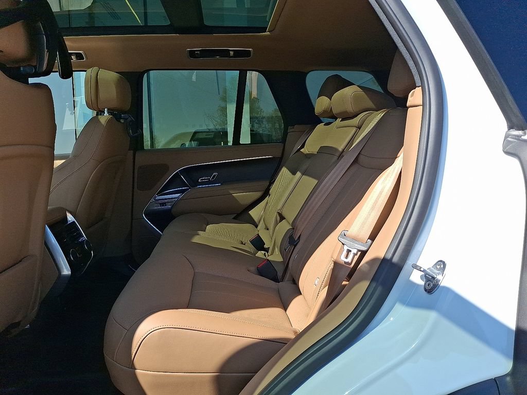 New 2026 Land Rover Range Rover SE AWD/4WD image 6