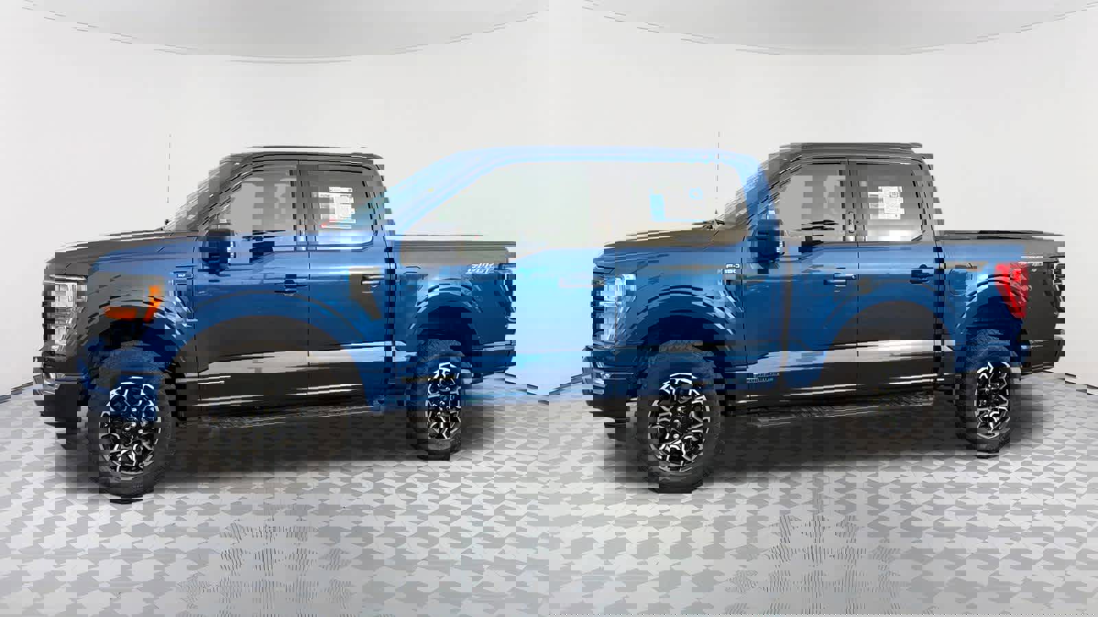 Used 2022 Ford F150 XLT w/ Equipment Group 301A Mid image 8