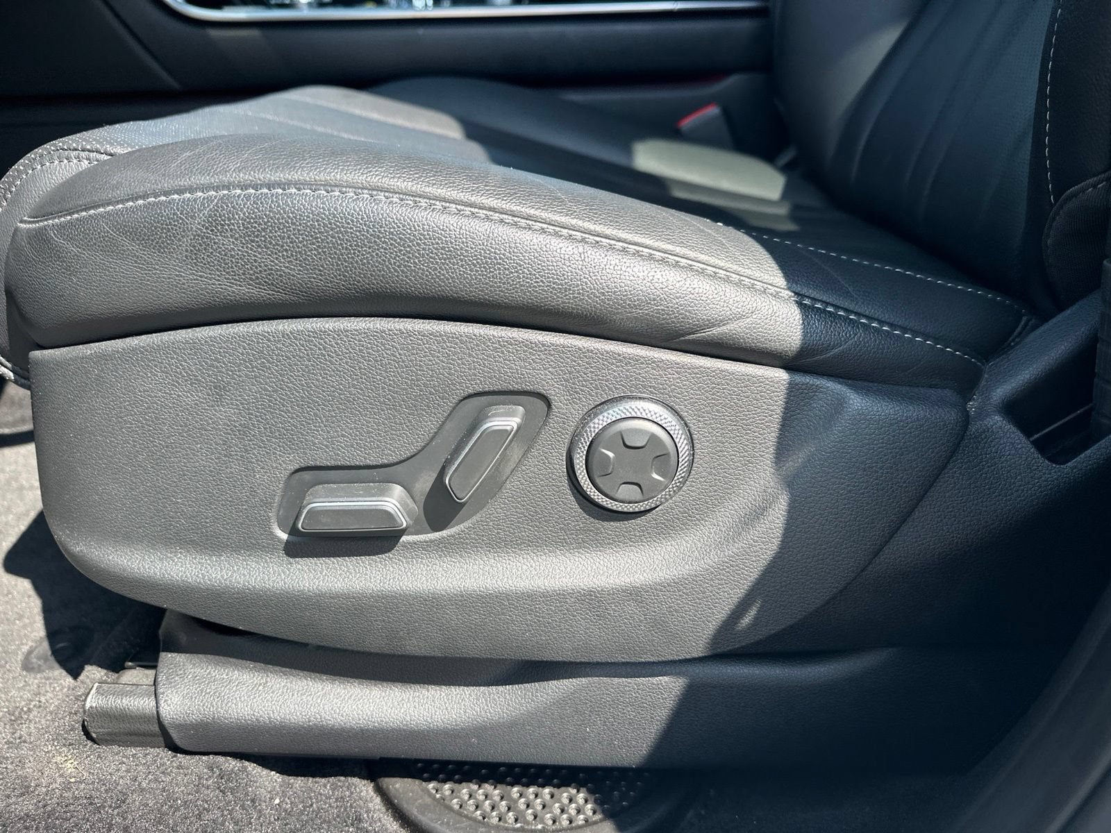 Used 2025 Genesis GV80 2.5T Standard AWD/4WD image 6
