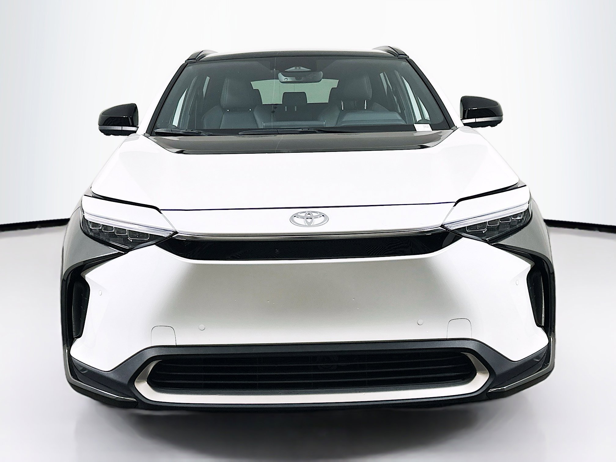 Used 2024 Toyota bZ4X FWD image 2